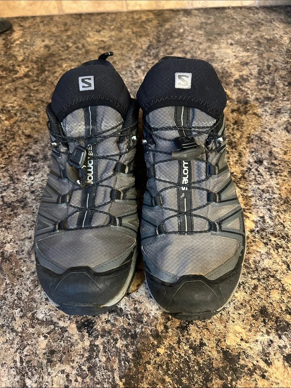 Salomon Men's Black and Gray Trail Running Shoes